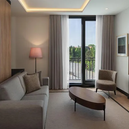 Hotel Altunizade Istanbul, Curio Collection By Hilton 4*