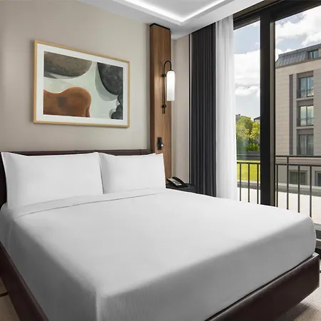 Altunizade Istanbul, Curio Collection By Hilton 4*